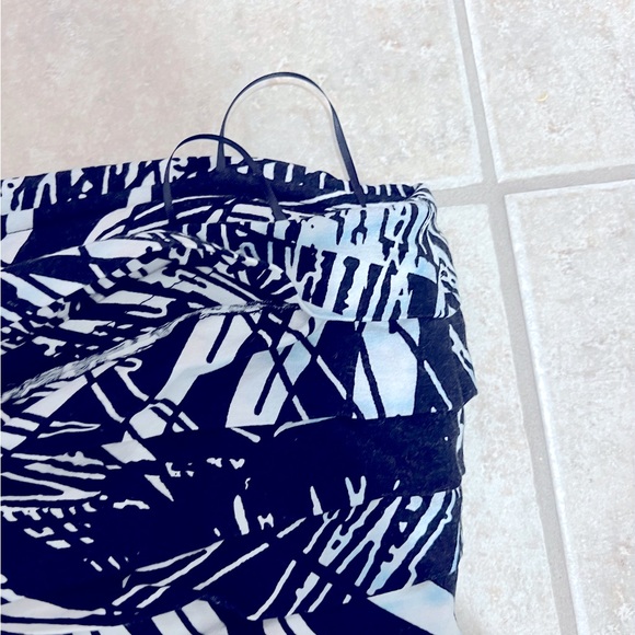 Cache Strapless Black & White Leaf Print Dress - Size M - Picture 5 of 5